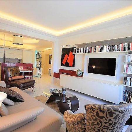 Palais Miramar: Modern Art Suite with Sea View Cannes Exterior photo