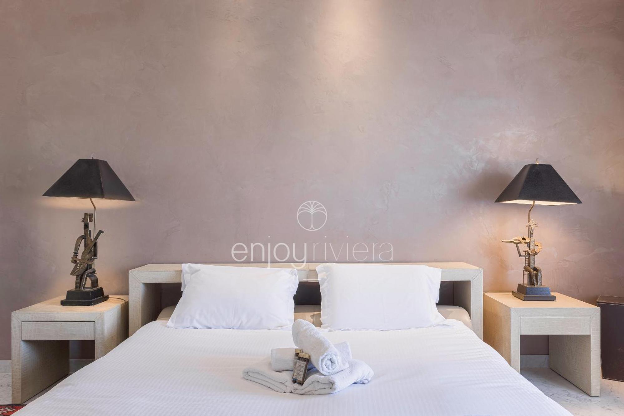 Palais Miramar: Modern Art Suite with Sea View Cannes Exterior photo