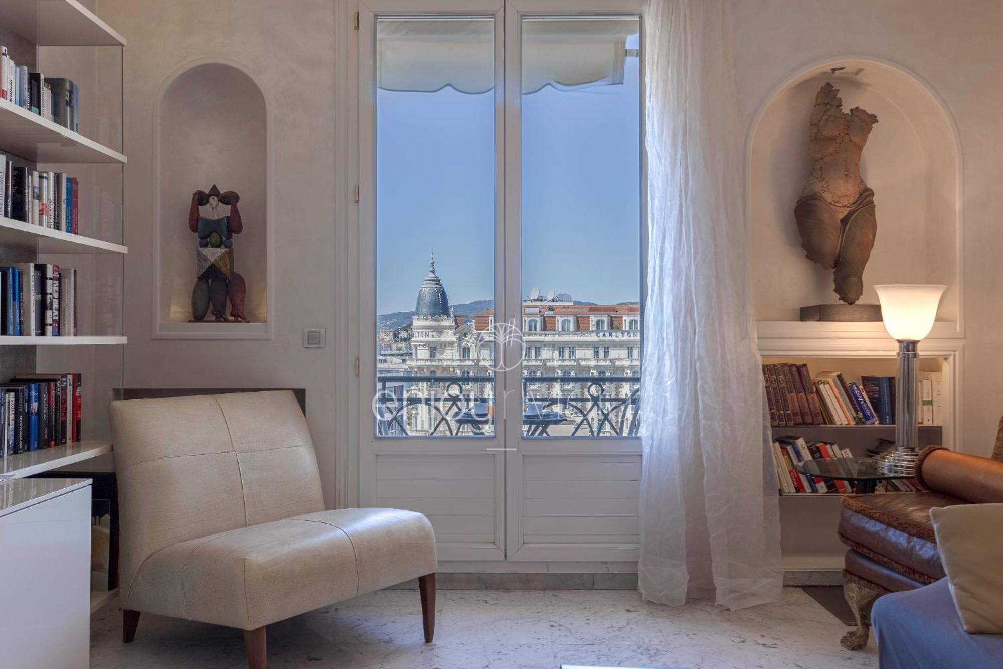 Palais Miramar: Modern Art Suite with Sea View Cannes Exterior photo