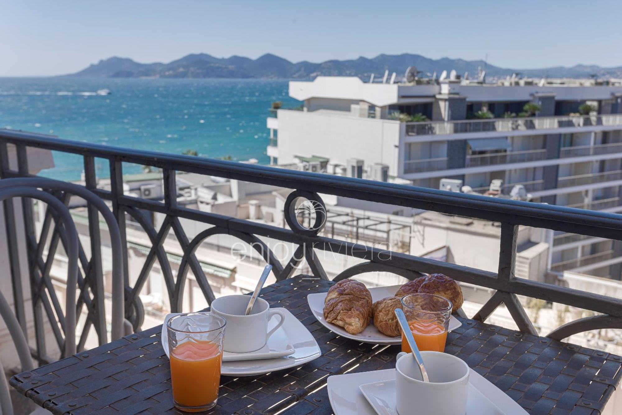 Palais Miramar: Modern Art Suite with Sea View Cannes Exterior photo
